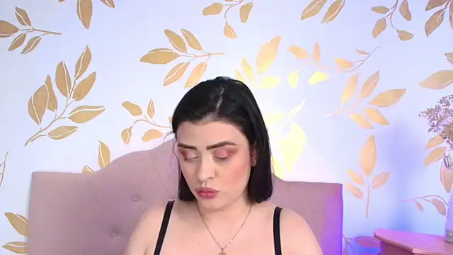 Snapshot of AnikaRomanoff chatting on February 22, 1:13 pm AnikaRomanoff online show from February 22, 1:13 pm