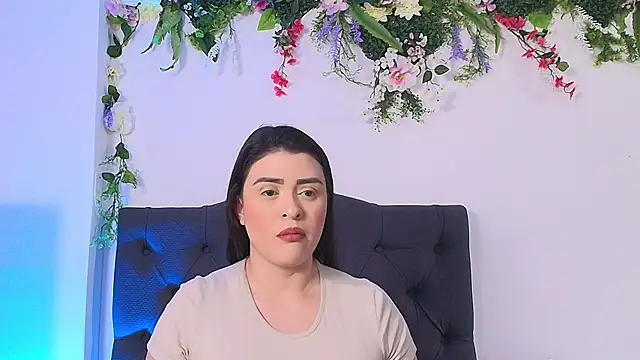Snapshot of AnikaRomanoff chatting on March 18, 12:14 pm AnikaRomanoff online show from March 18, 12:14 pm