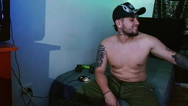 miia-liiam online show from December 1, 6:18 am