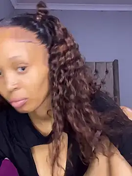 Snapshot of CuteMellow2k chatting on December 18, 10:13 pm CuteMellow2k online show from December 18, 10:13 pm