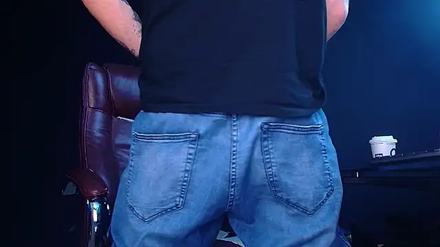 AxelColton online show from November 26, 6:03 am