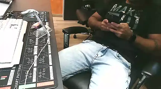 Snapshot of Nil_Talreja chatting on January 29, 5:19 am Nil Talreja online show from January 29, 5:19 am