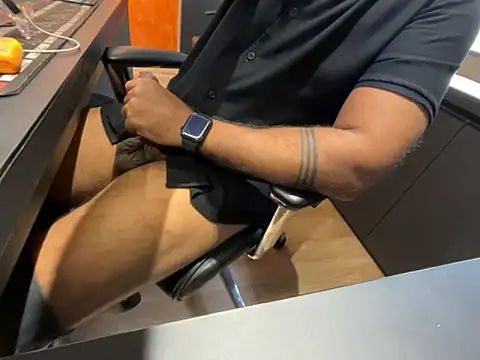 Snapshot of Nil_Talreja chatting on October 9, 8:56 am Nil Talreja online show from October 9, 8:56 am