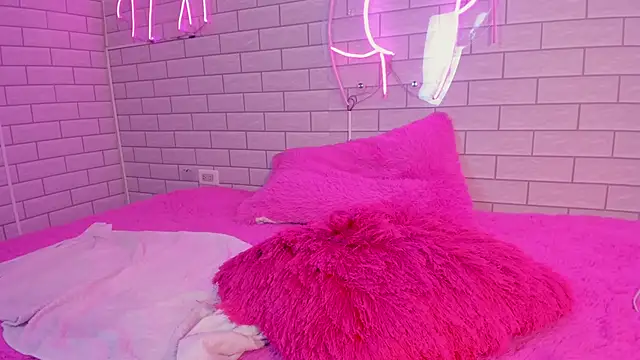 Snapshot of Lily_Martinez chatting on December 25, 11:31 pm Lily Martinez online show from December 25, 11:31 pm