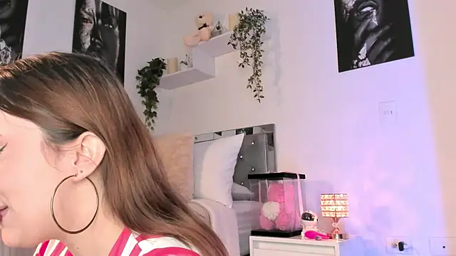 Snapshot of Alissonroses chatting on September 26, 9:30 pm Alissonroses online show from September 26, 9:30 pm