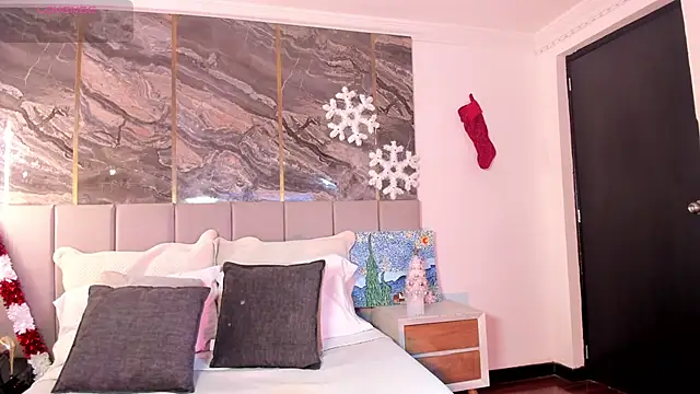 Sienna Blake  online show from December 3, 7:34 pm