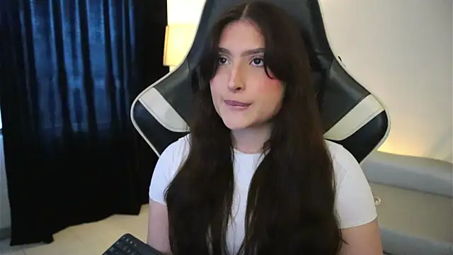 Daisha Riley online show from April 13, 12:54 pm