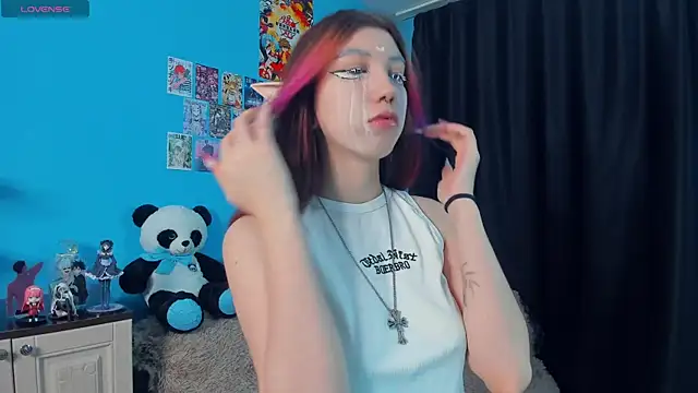 Snapshot of _Mindy_ chatting on October 21, 2:01 am Mindy online show from October 21, 2:01 am