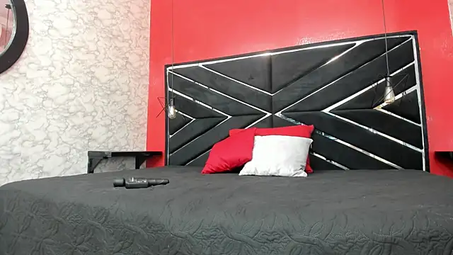 SEXY HOTTIE   online show from January 11, 12:18 pm