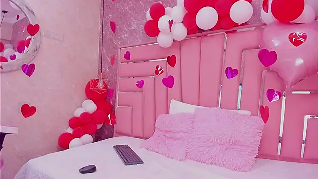 SEXY HOTTIE   online show from February 25, 12:45 pm