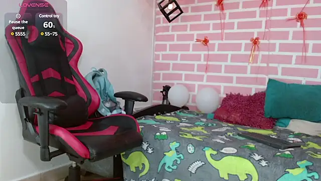 Snapshot of dani-lue chatting on February 15, 2:00 pm dani-lue online show from February 15, 2:00 pm