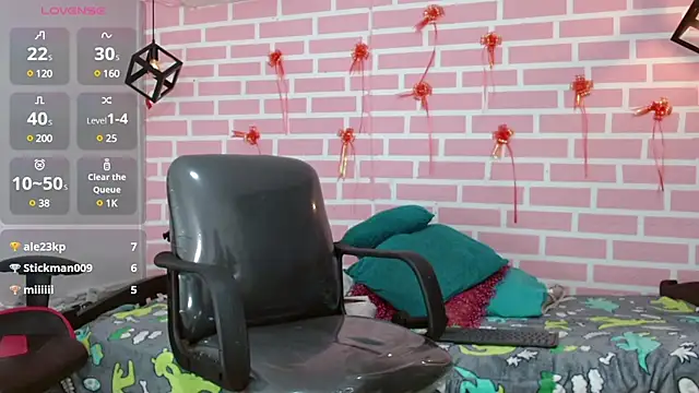 Snapshot of dani-lue chatting on February 16, 3:27 pm dani-lue online show from February 16, 3:27 pm