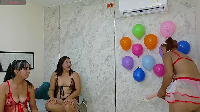 Snapshot of dani-lue chatting on July 16, 2:23 pm dani-lue online show from July 16, 2:23 pm