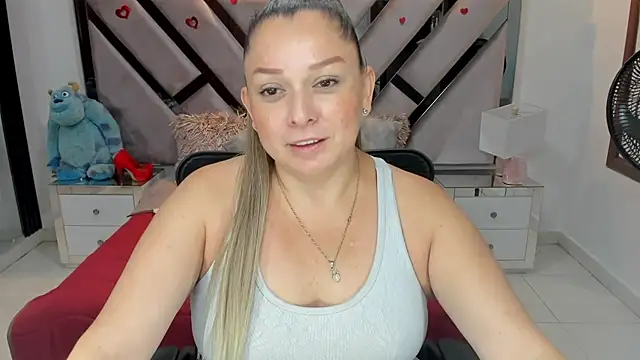 Snapshot of natalia5560 chatting on October 9, 12:58 pm natalia5560 online show from October 9, 12:58 pm