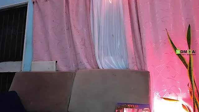 milktitsdua online show from November 19, 8:14 am