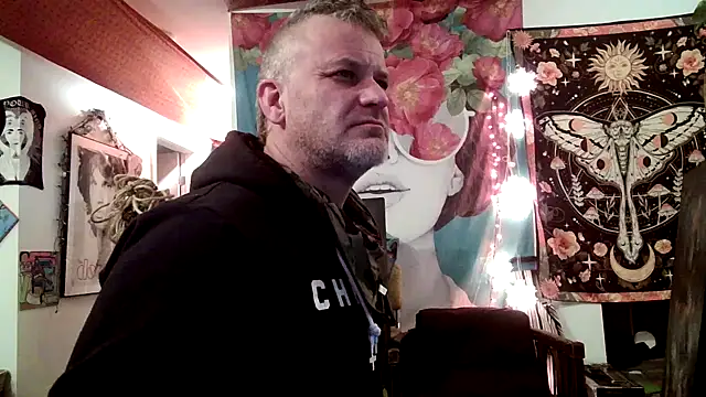 Snapshot of SilverandFox chatting on January 8, 6:31 pm SilverandFox online show from January 8, 6:31 pm