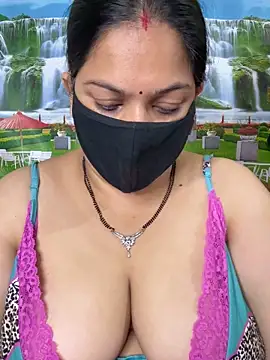 Snapshot of FlatVincy4 chatting on September 19, 7:10 am FlatVincy4 online show from September 19, 7:10 am