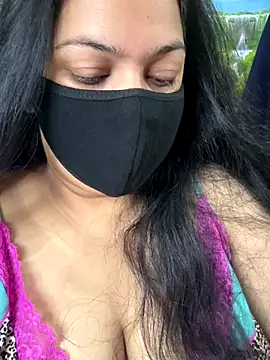 Snapshot of FlatVincy4 chatting on October 2, 3:57 am FlatVincy4 online show from October 2, 3:57 am