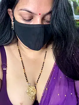 Snapshot of FlatVincy4 chatting on October 11, 5:39 am FlatVincy4 online show from October 11, 5:39 am