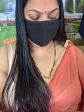 Snapshot of FlatVincy4 chatting on November 2, 4:37 am FlatVincy4 online show from November 2, 4:37 am