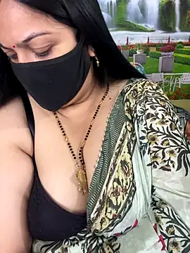 Snapshot of FlatVincy4 chatting on November 3, 4:47 am FlatVincy4 online show from November 3, 4:47 am