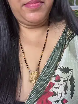 Snapshot of FlatVincy4 chatting on November 6, 3:57 pm FlatVincy4 online show from November 6, 3:57 pm