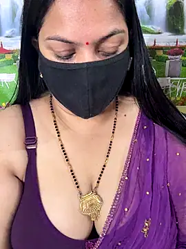 Snapshot of FlatVincy4 chatting on November 7, 4:01 am FlatVincy4 online show from November 7, 4:01 am