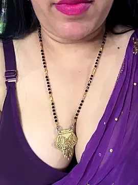 Snapshot of FlatVincy4 chatting on November 7, 4:07 pm FlatVincy4 online show from November 7, 4:07 pm