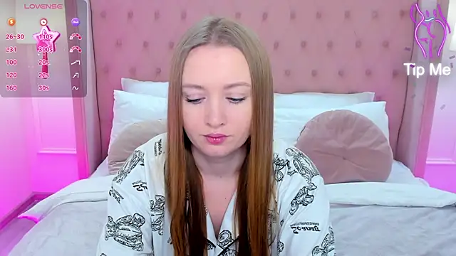 Snapshot of ChloeSug chatting on November 9, 8:18 pm ChloeSug online show from November 9, 8:18 pm