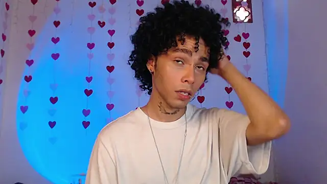 seven7xis online show from February 11, 8:31 pm