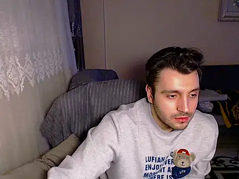 handsomeee04 online show from February 22, 3:56 am