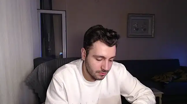 handsomeee04 online show from March 17, 12:19 am