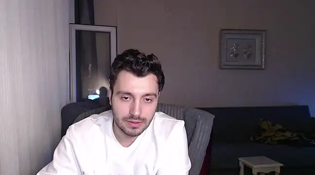 handsomeee04 online show from March 20, 1:24 am