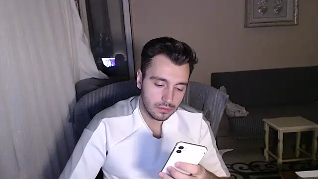 handsomeee04 online show from October 2, 2:18 am