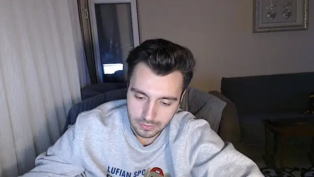 handsomeee04 online show from October 13, 9:04 pm