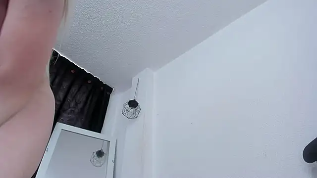 Snapshot of marianneloveee chatting on January 24, 5:53 pm marianneloveee online show from January 24, 5:53 pm