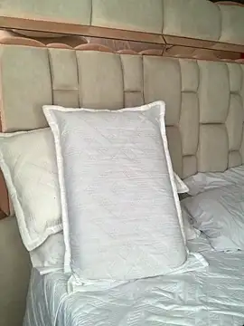 Boy cock18 online show from January 31, 8:33 pm