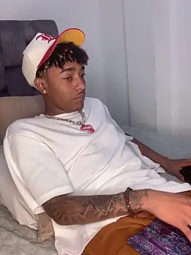 Boy cock18 online show from February 17, 12:21 am