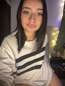 Snapshot of angelgate chatting on February 18, 2:05 am angelgate online show from February 18, 2:05 am