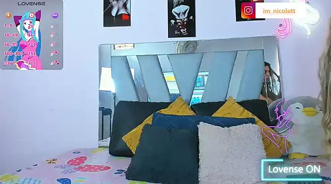 supradoll online show from February 4, 7:44 pm