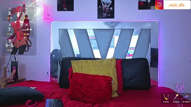 supradoll online show from December 14, 7:07 pm