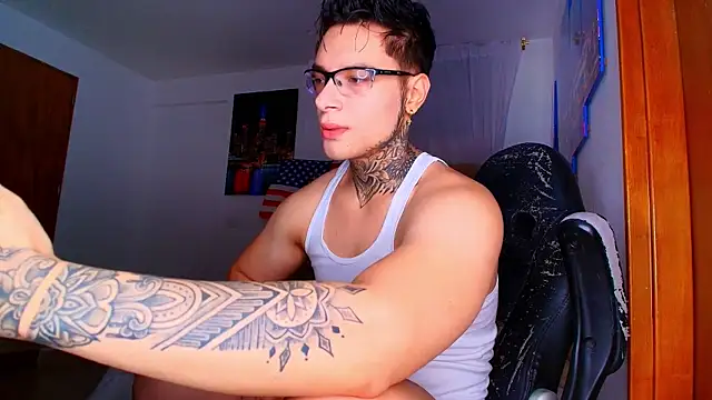 DennisWalkerr online show from October 9, 11:58 pm