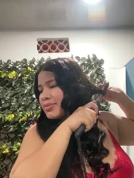 Snapshot of mia18_queen chatting on January 5, 12:20 am mia18 queen online show from January 5, 12:20 am