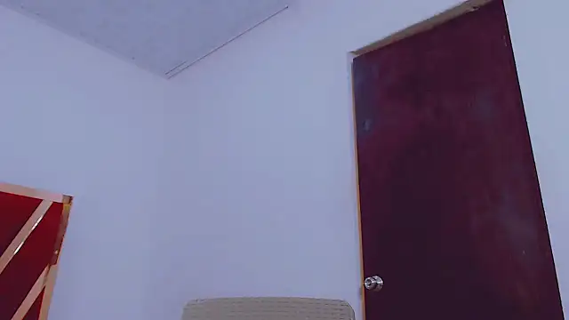Snapshot of fox_naughty_violet chatting on October 15, 4:23 am fox naughty violet online show from October 15, 4:23 am