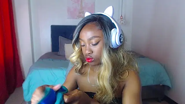 nikkystorm1  online show from March 3, 2:26 pm