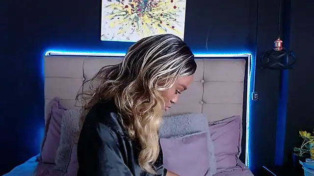 nikkystorm1  online show from March 13, 6:01 pm