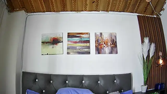 nikkystorm1  online show from March 14, 11:48 am