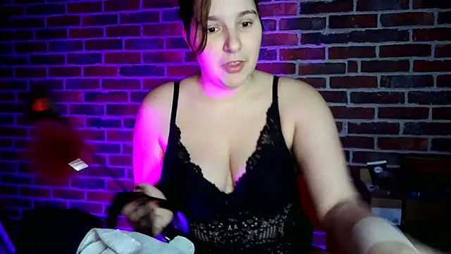 Snapshot of Heleneecesmecs2 chatting on January 1, 1:04 am Heleneecesmecs2 online show from January 1, 1:04 am