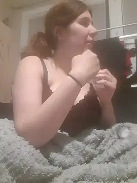 Snapshot of Heleneecesmecs2 chatting on February 17, 10:25 pm Heleneecesmecs2 online show from February 17, 10:25 pm