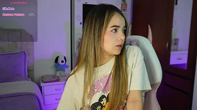 Hannah-Rose online show from December 2, 1:22 am